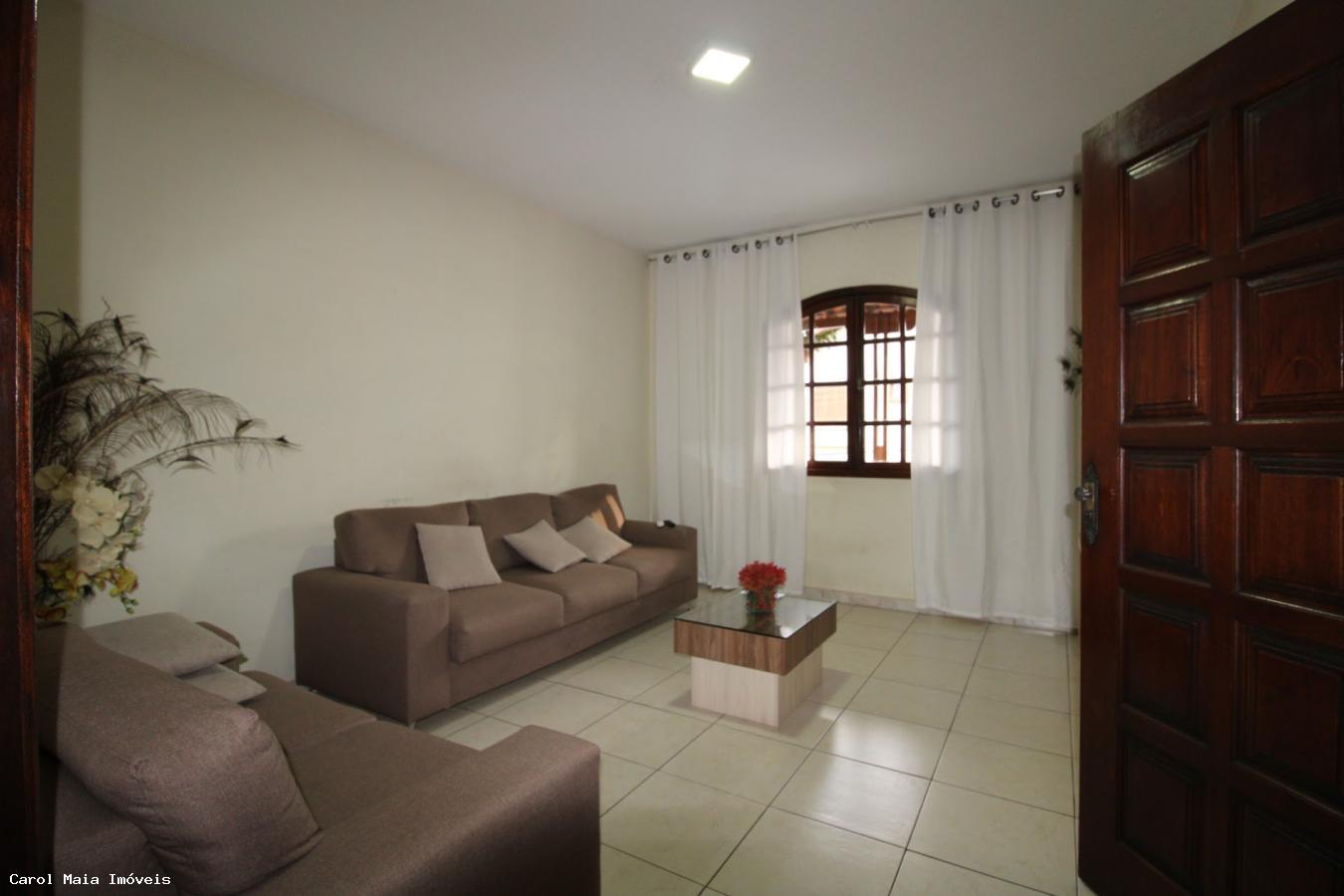 Casa à venda com 3 quartos, 250m² - Foto 1